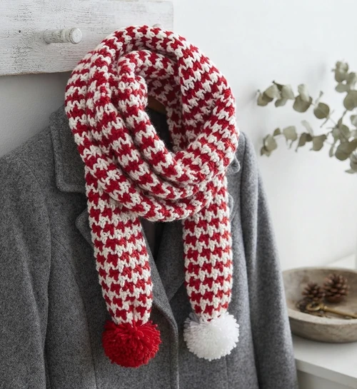 11. Peppermint Houndstooth Scarf