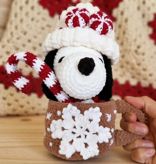 23. Peppermint Snoopy Crochet