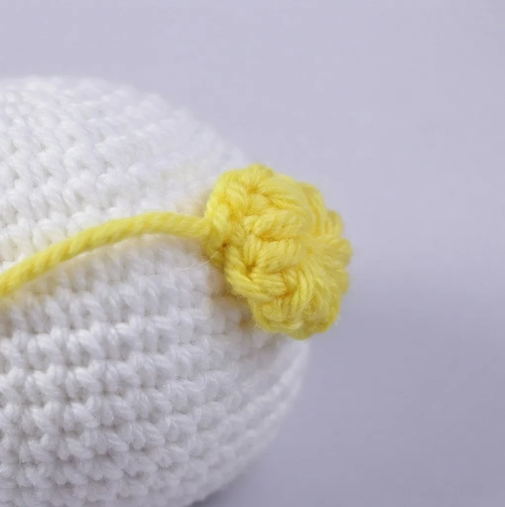 Clown Amigurumi Doll - Free Crochet Pattern - crochet detail