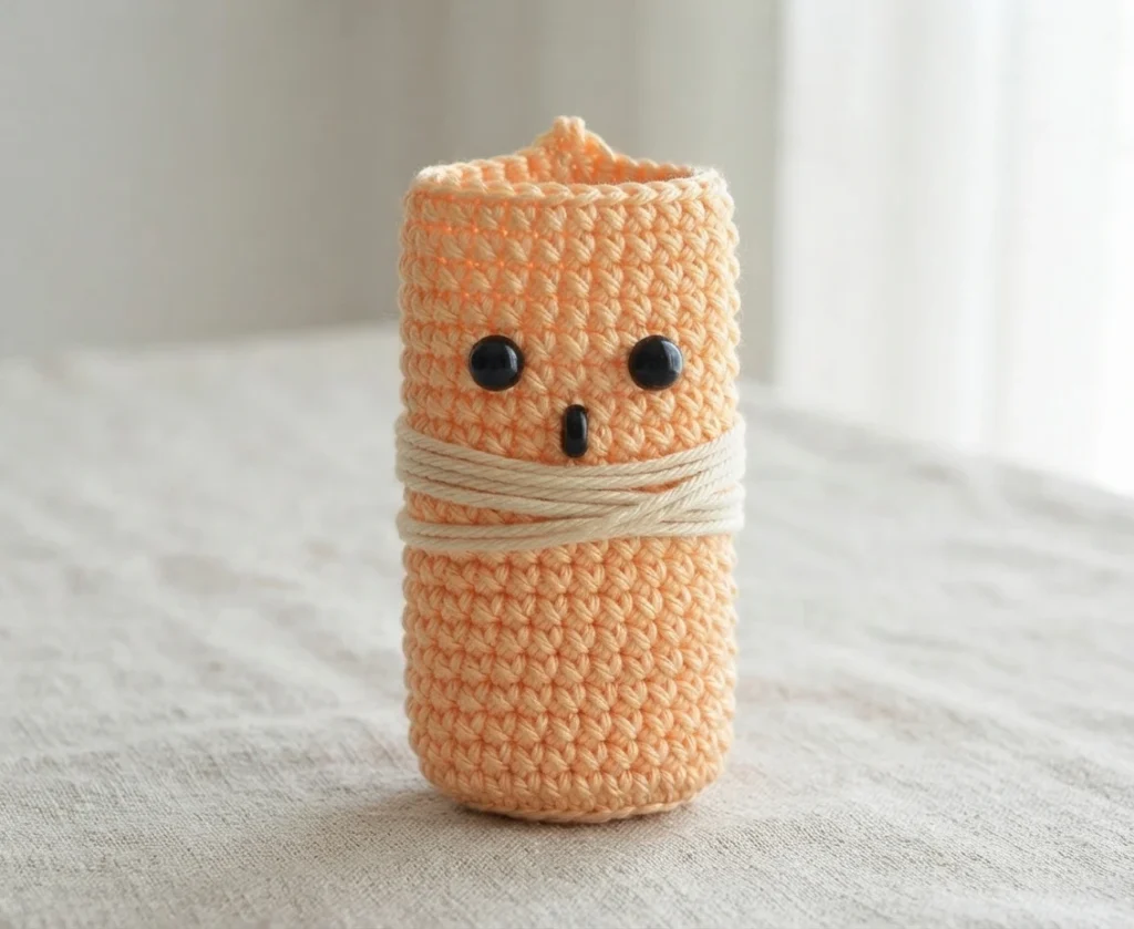 How to Crochet a Mummy phone case - PATRONES VALHALLA: Free crochet patterns - crochet detail