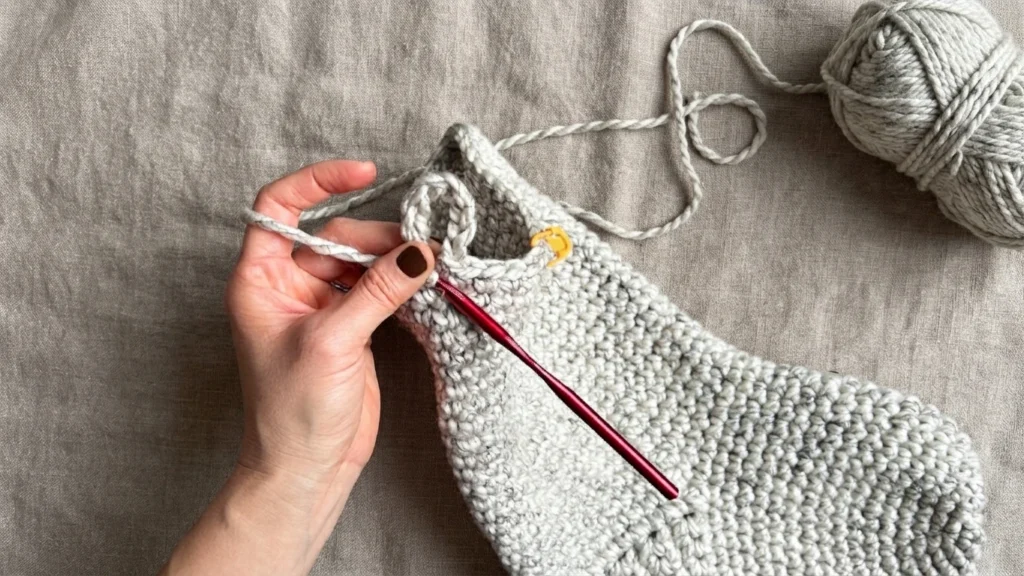 Basic Crochet Stocking - Free Pattern - crochet detail