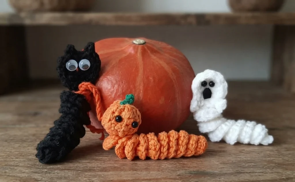Pumpkin Worry Worm Crochet Pattern: (Trick Or Treat Gifts For Halloween) - crochet detail