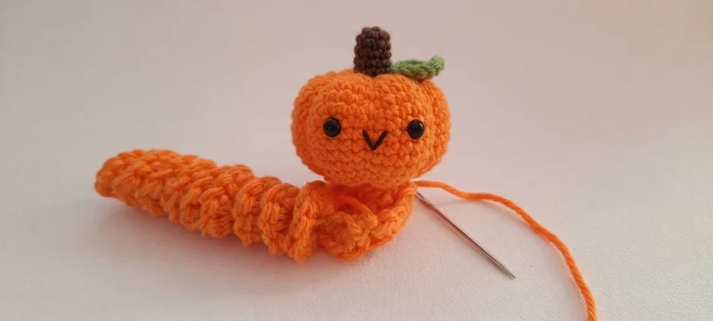 Pumpkin Worry Worm Crochet Pattern: (Trick Or Treat Gifts For Halloween) - crochet detail