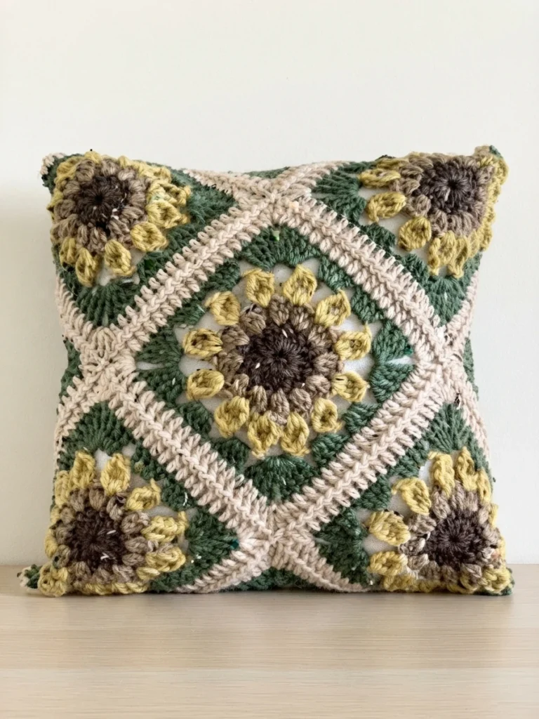 Autumn Sunflower Pillow Pattern (Free) - crochet detail