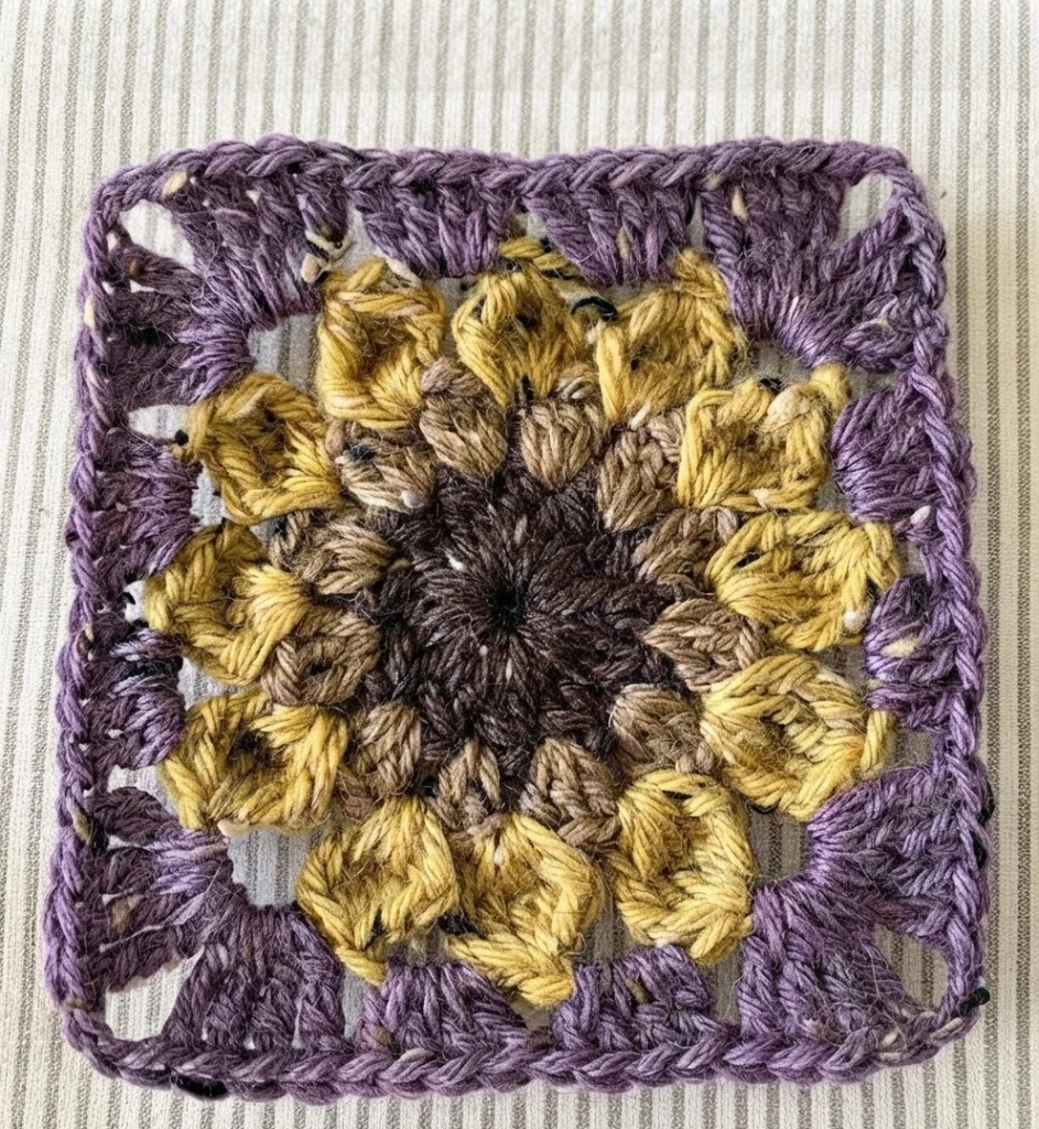 Autumn Sunflower Pillow Pattern (Free) - crochet detail